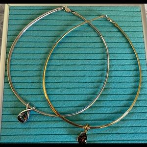 Reversible necklace with two different pendant